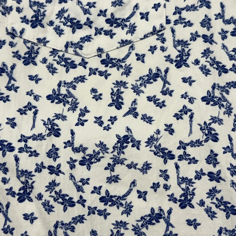 Superdry Men’s White Short-Sleeve Button-Up with Blue Floral Print XL - Picture 3 of 9